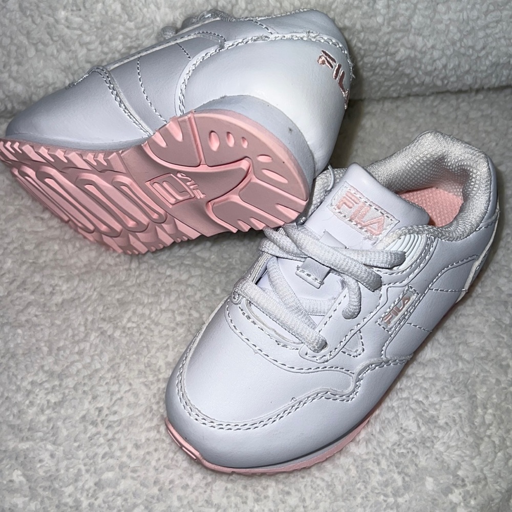 NEW FILA TODDLER GIRL’S SIZE 8